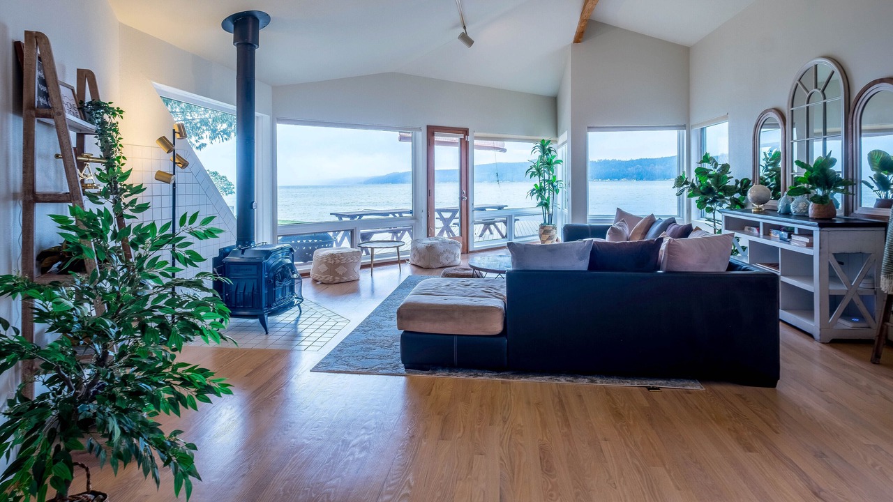 Photo of Livingroom in Belfair