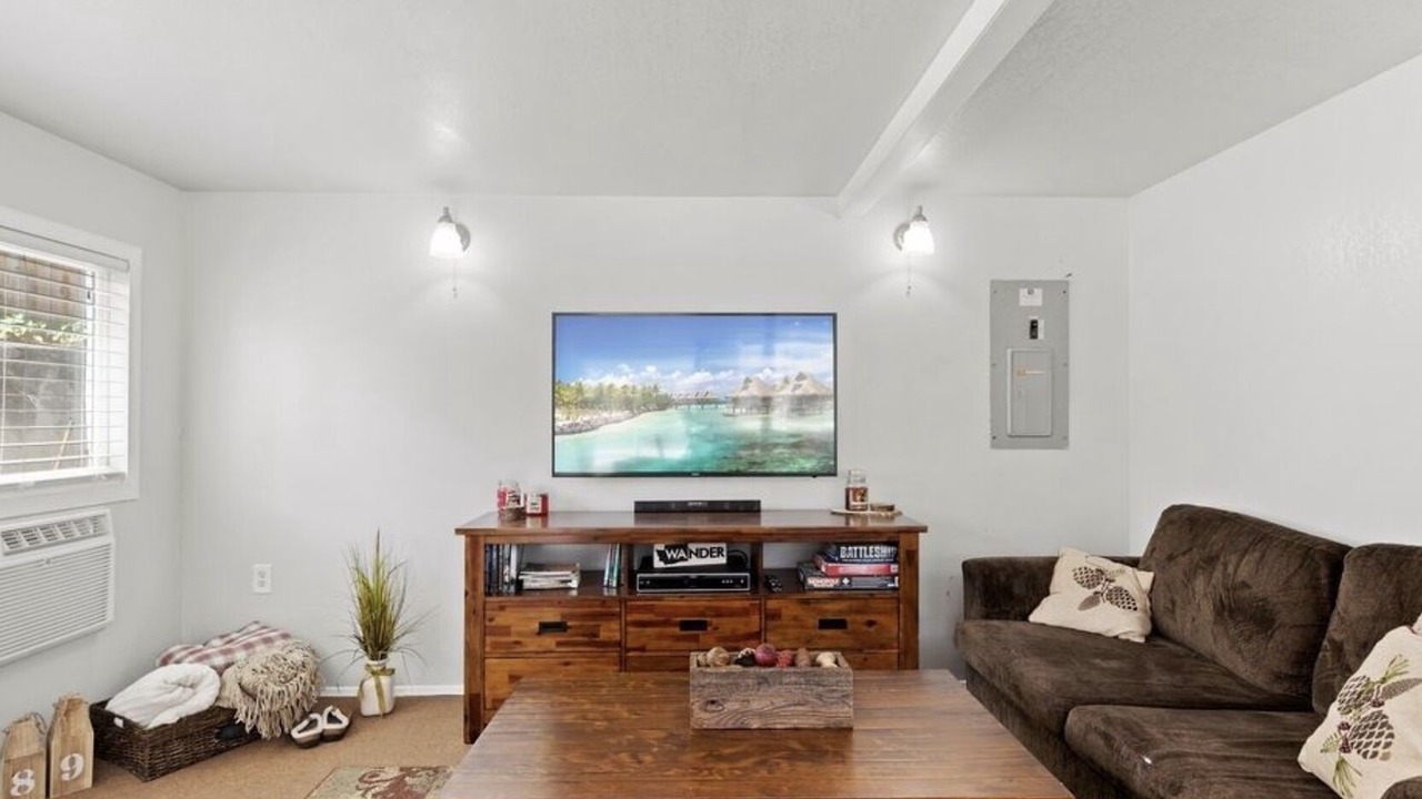 Photo of Livingroom in Eatonville