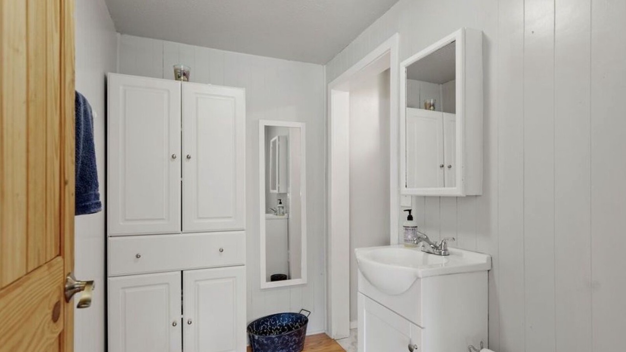 Photo of Bathroom in Eatonville