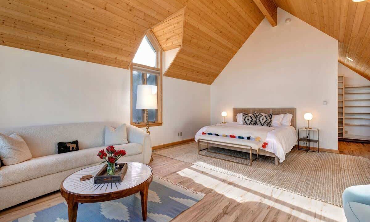 Photo of Bedroom in Teton Pines