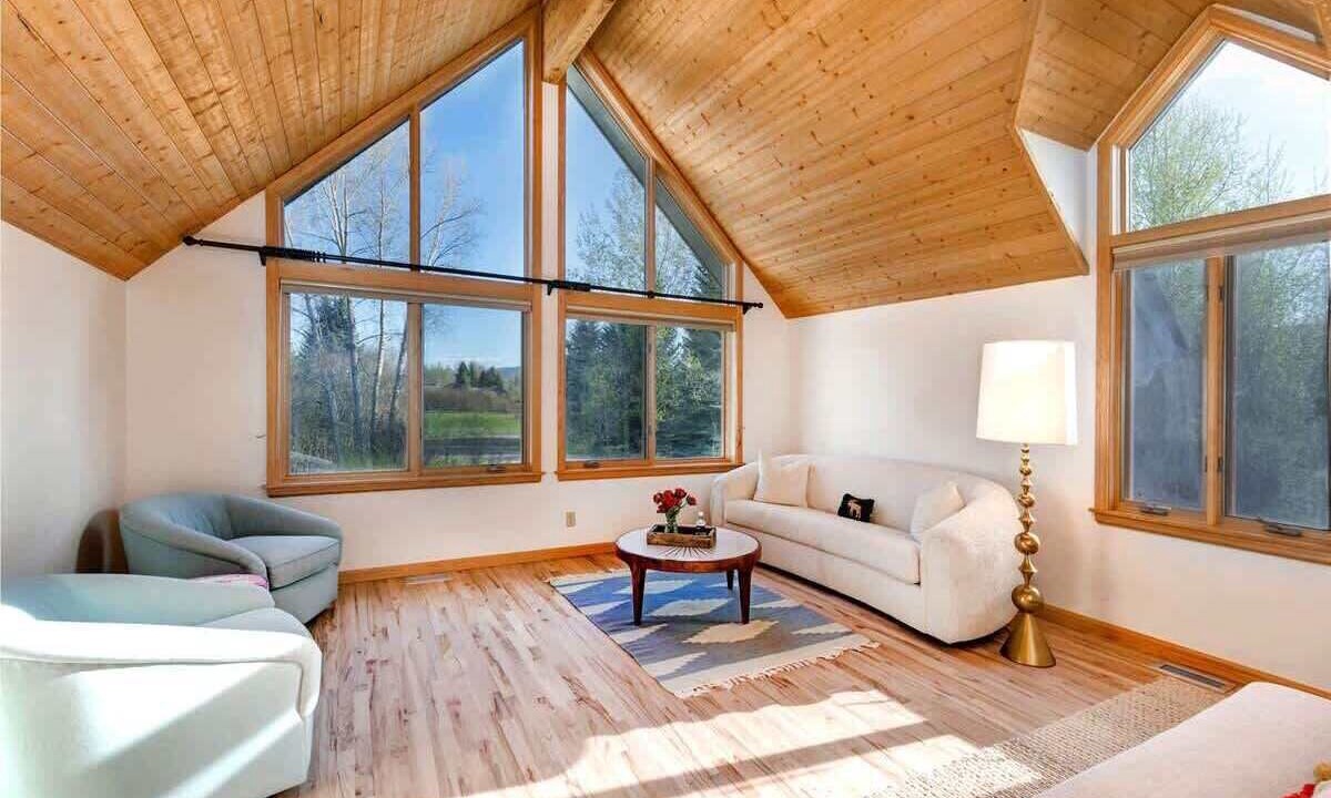 Photo of Livingroom in Teton Pines