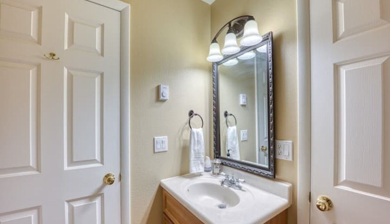 Photo of Bathroom in Garden Valley