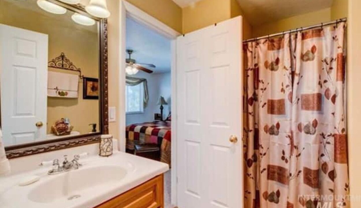 Photo of Bathroom in Garden Valley