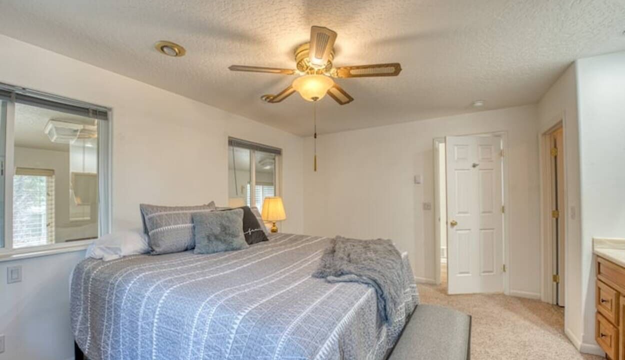 Photo of Bedroom in Garden Valley