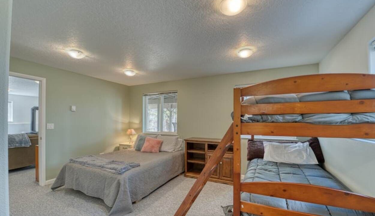 Photo of Bedroom in Garden Valley