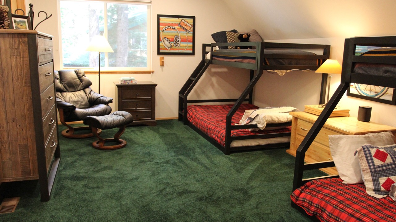 Photo of Bedroom in Enumclaw