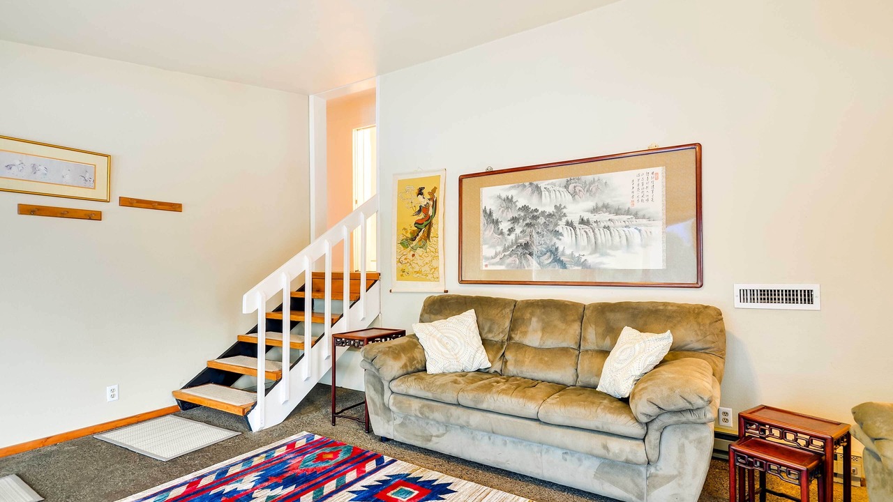 Photo of Livingroom in White Salmon