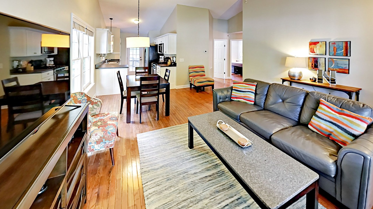 Photo of Livingroom in Shelby Hills