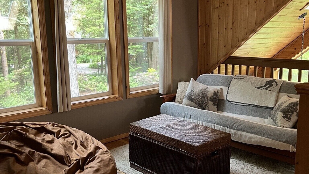 Photo of Bedroom in Glacier