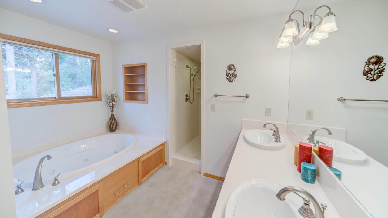 Photo of Bathroom in Sunriver