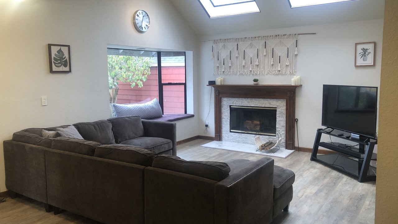 Photo of Livingroom in University Place