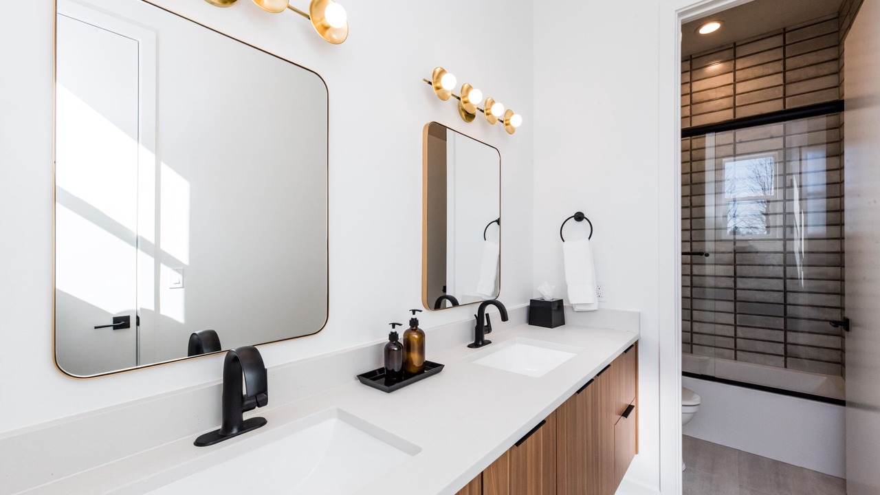 Photo of Bathroom in Garden City