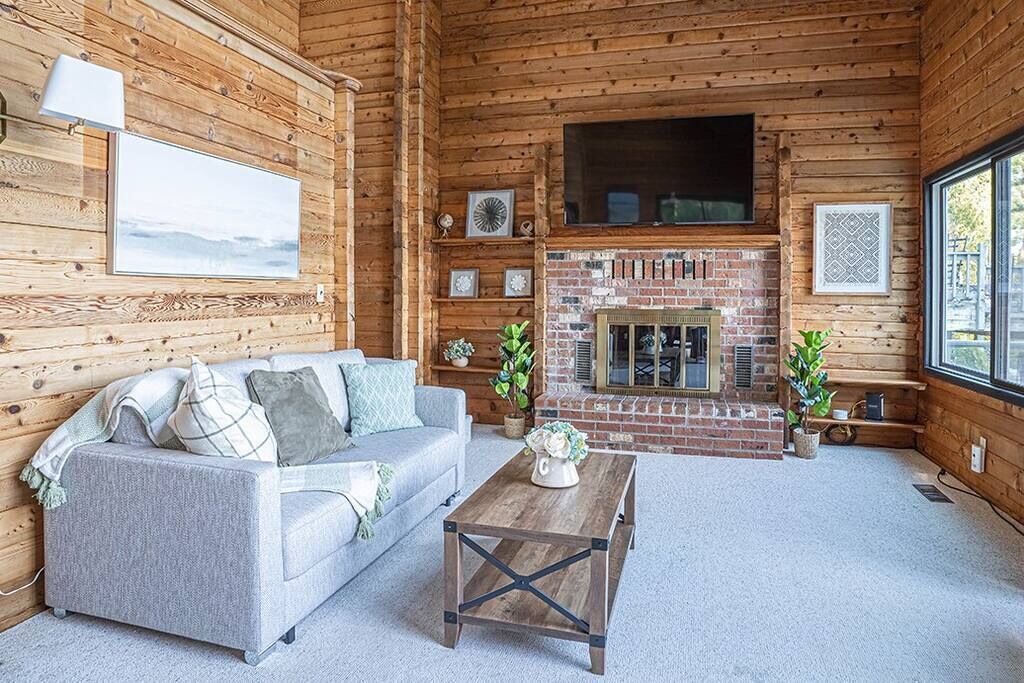 Photo of Bedroom in Longbranch