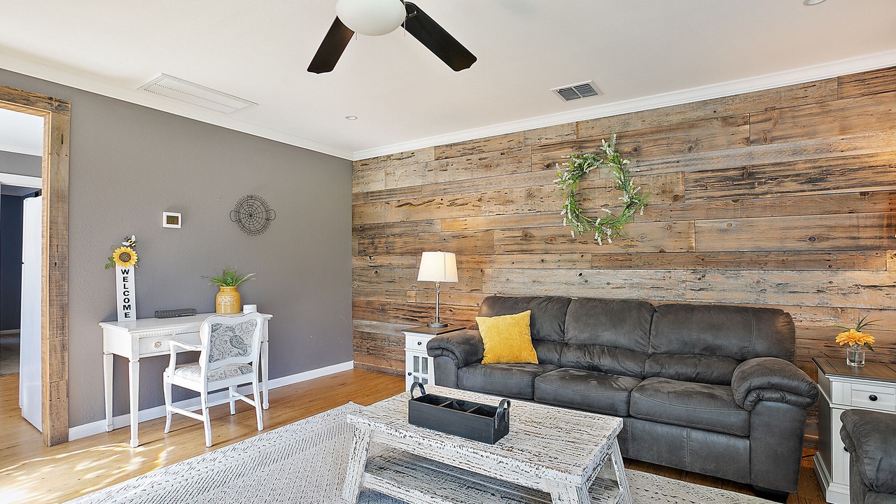 Photo of Livingroom in Central Point