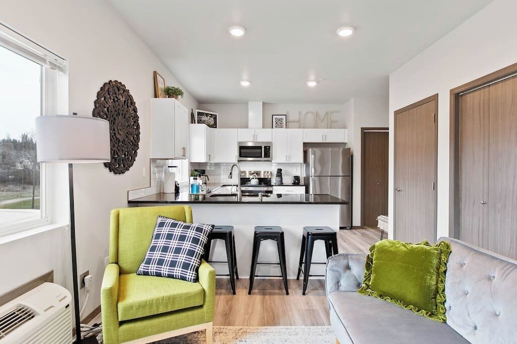 Photo of Livingroom in South Perry District
