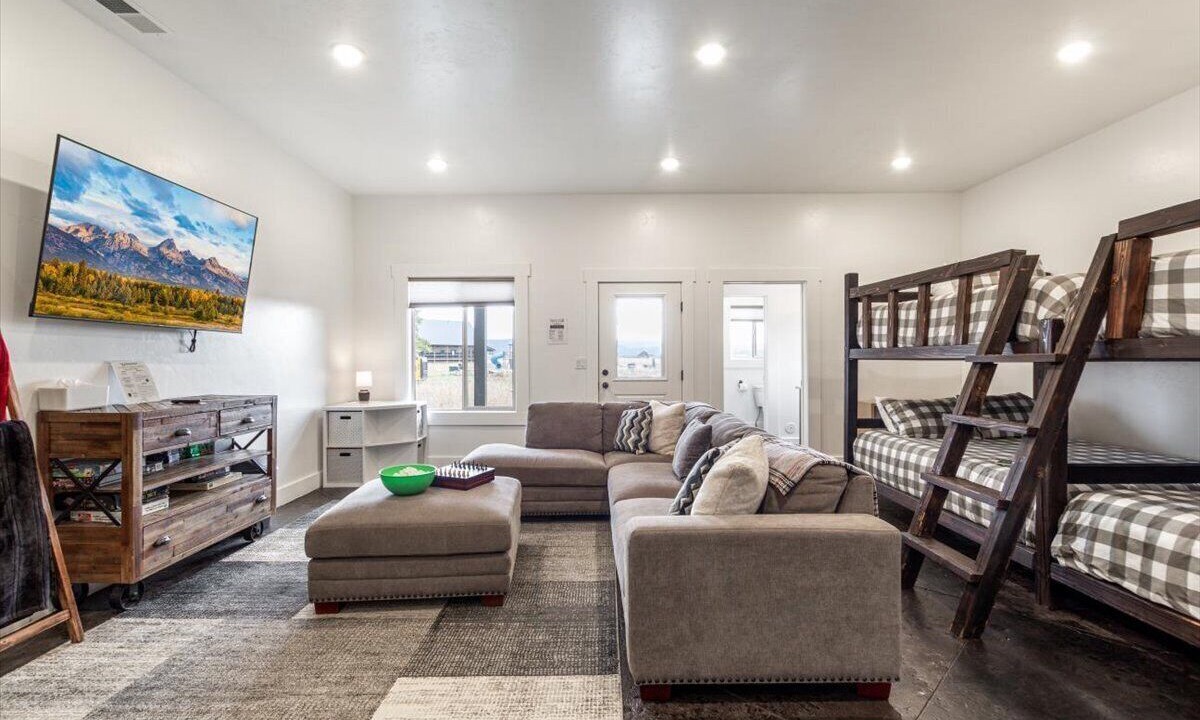 Photo of Livingroom in Island Park