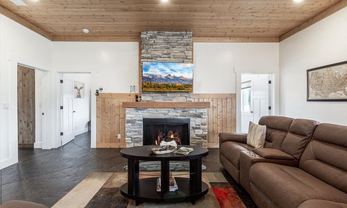 Photo of Livingroom in Island Park