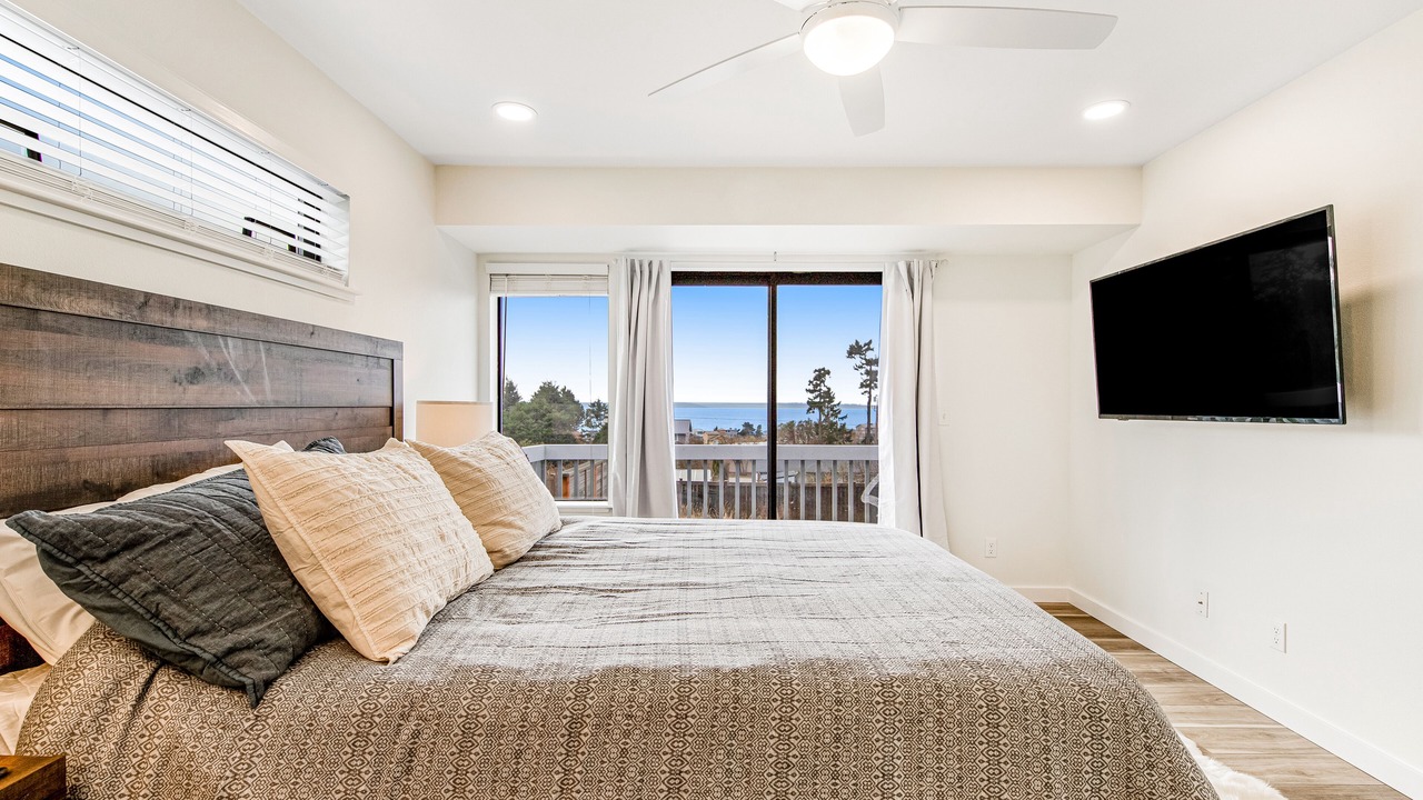 Photo of Bedroom in Coupeville