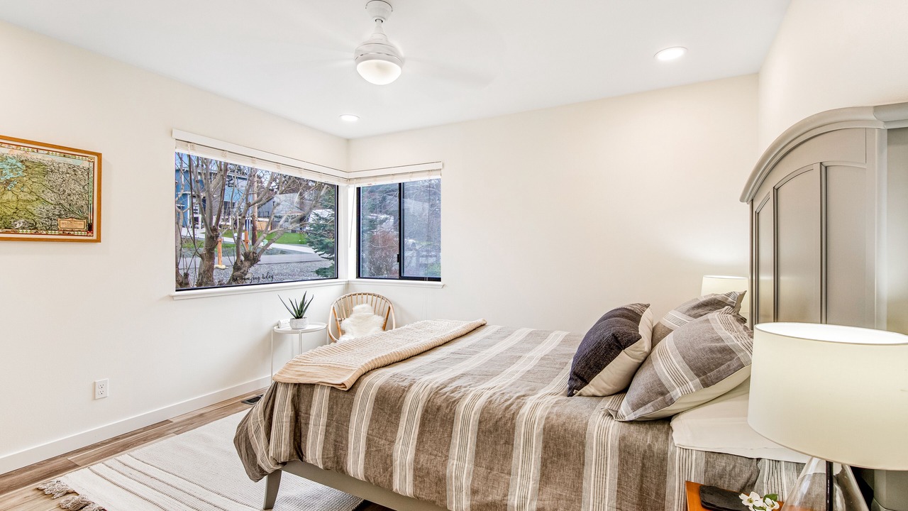 Photo of Bedroom in Coupeville