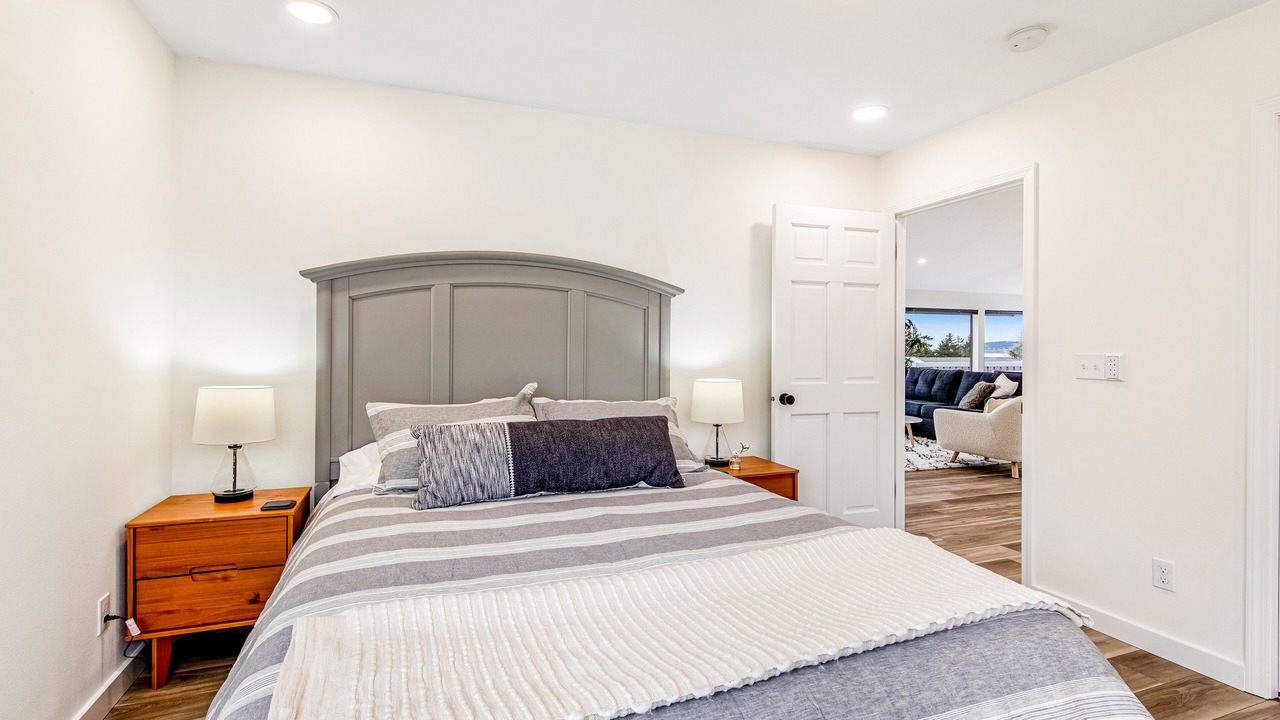 Photo of Bedroom in Coupeville