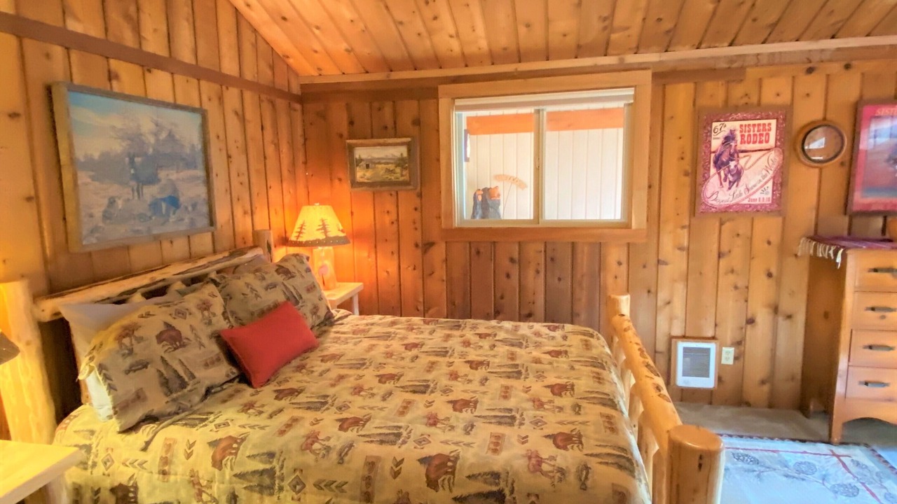 Photo of Bedroom in Sisters