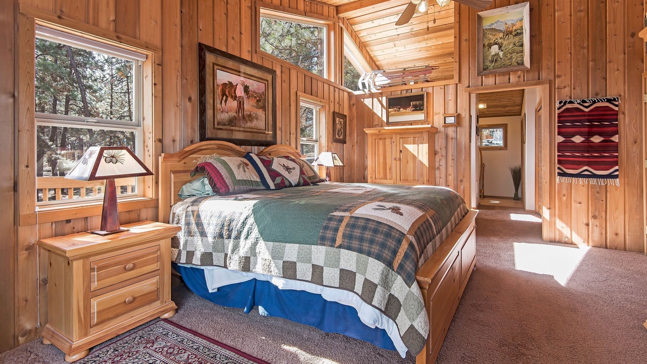 Photo of Bedroom in Sisters