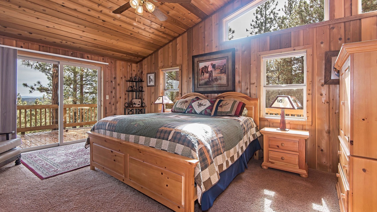 Photo of Bedroom in Sisters