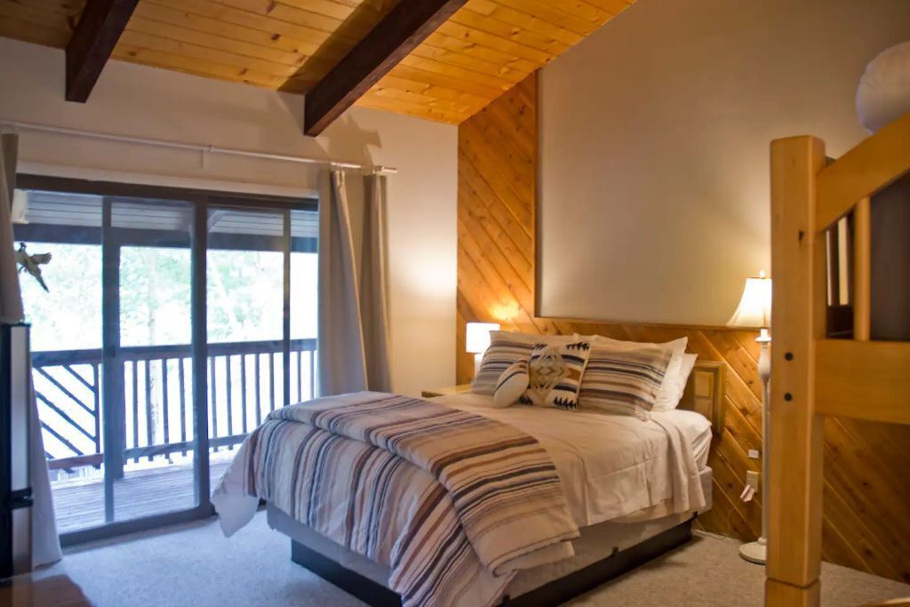 Photo of Bedroom in Salmon