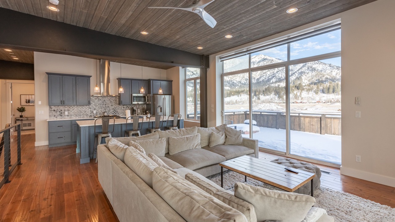 Photo of Livingroom in Alpine Northwest