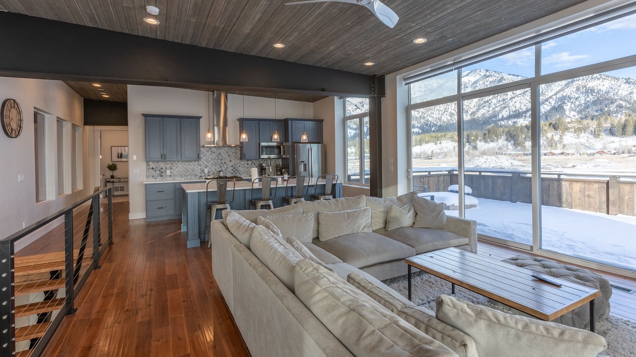 Photo of Livingroom in Alpine Northwest