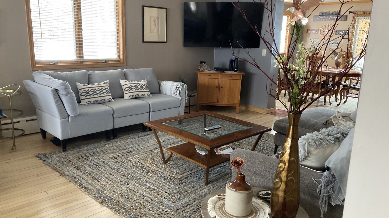 Photo of Livingroom in Calumet