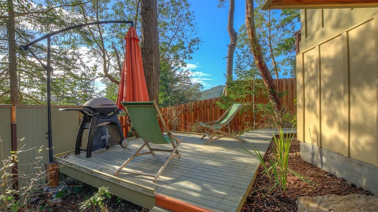 Photo of Patio Balcony in Eastsound