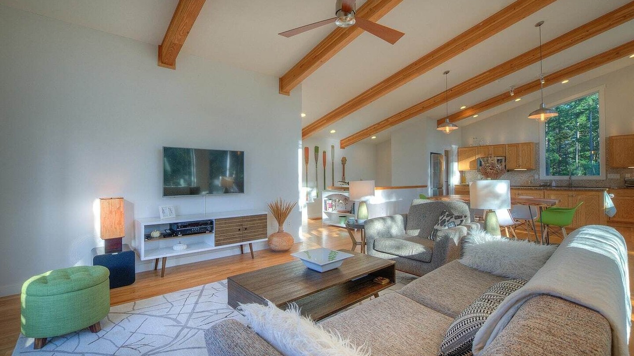 Photo of Bedroom in Eastsound