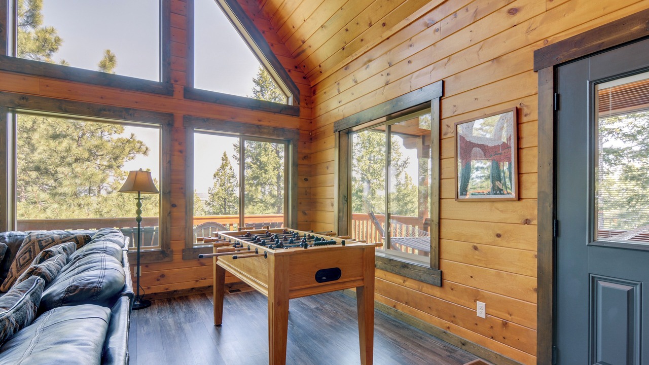 Photo of Bedroom in Mammoth Creek