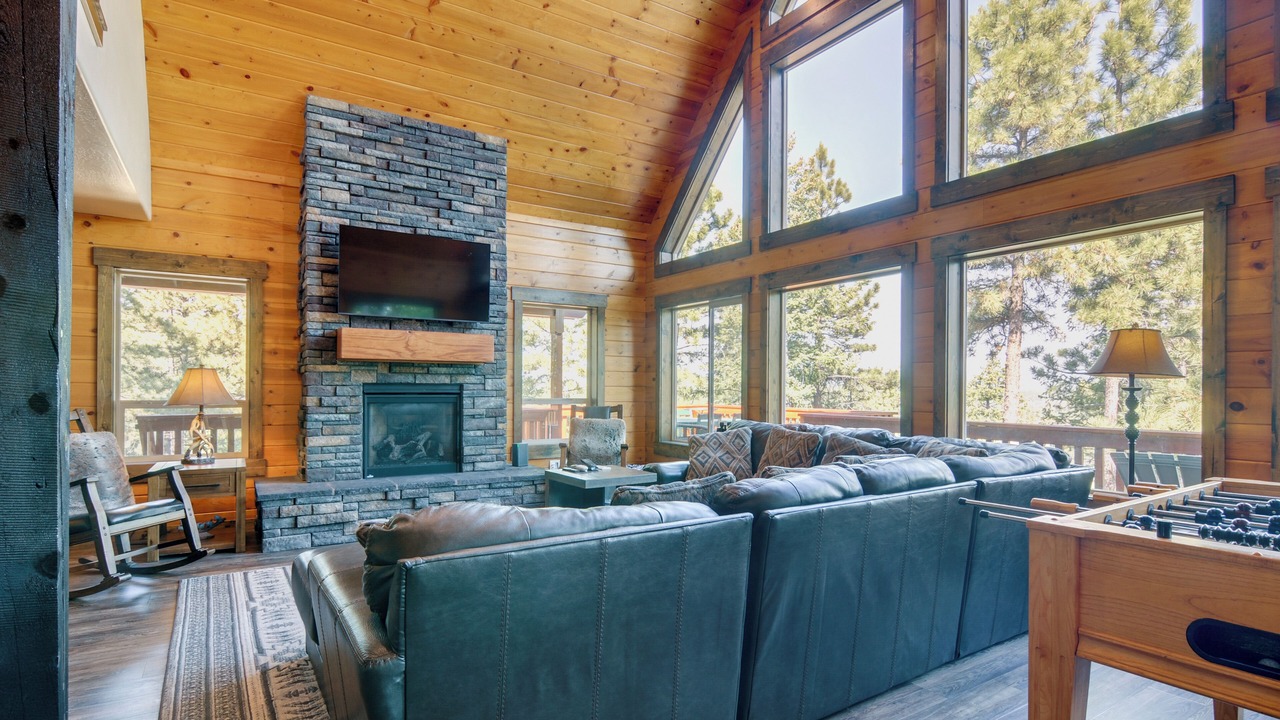 Photo of Livingroom in Mammoth Creek