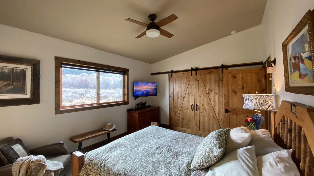 Photo of Bedroom in Victor