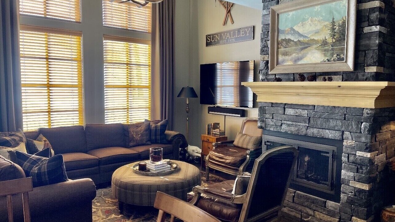Photo of Livingroom in Elkhorn Village