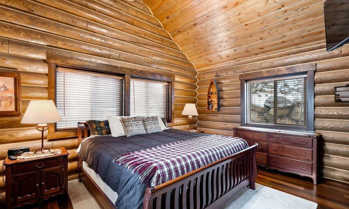 Photo of Bedroom in Leavenworth