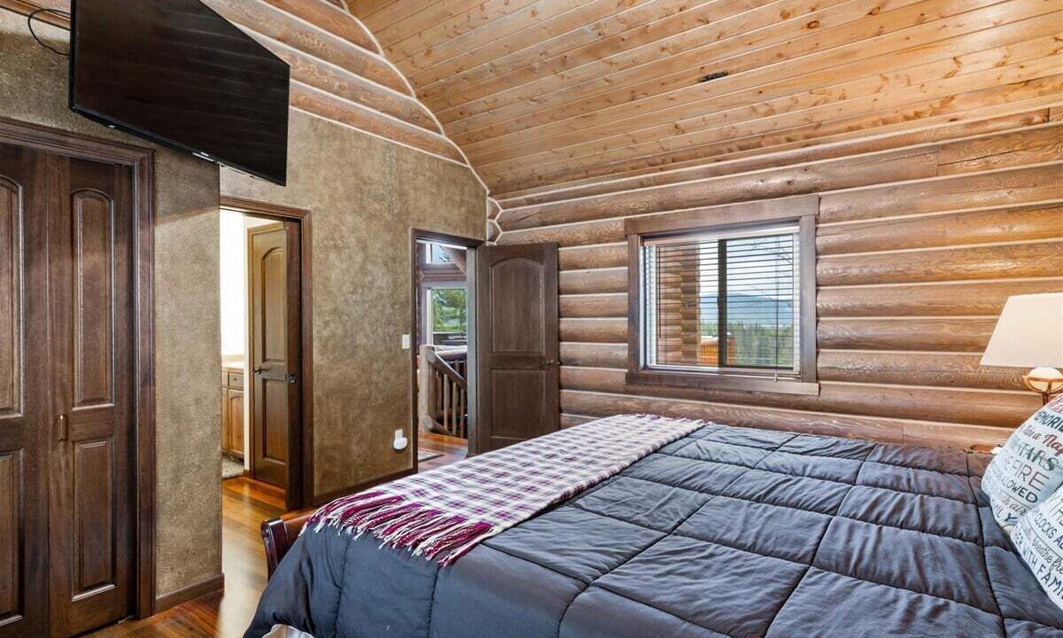 Photo of Bedroom in Leavenworth