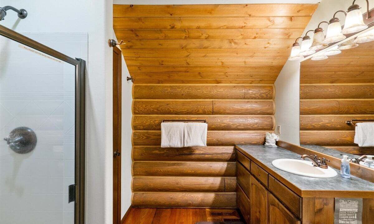 Photo of Bathroom in Leavenworth