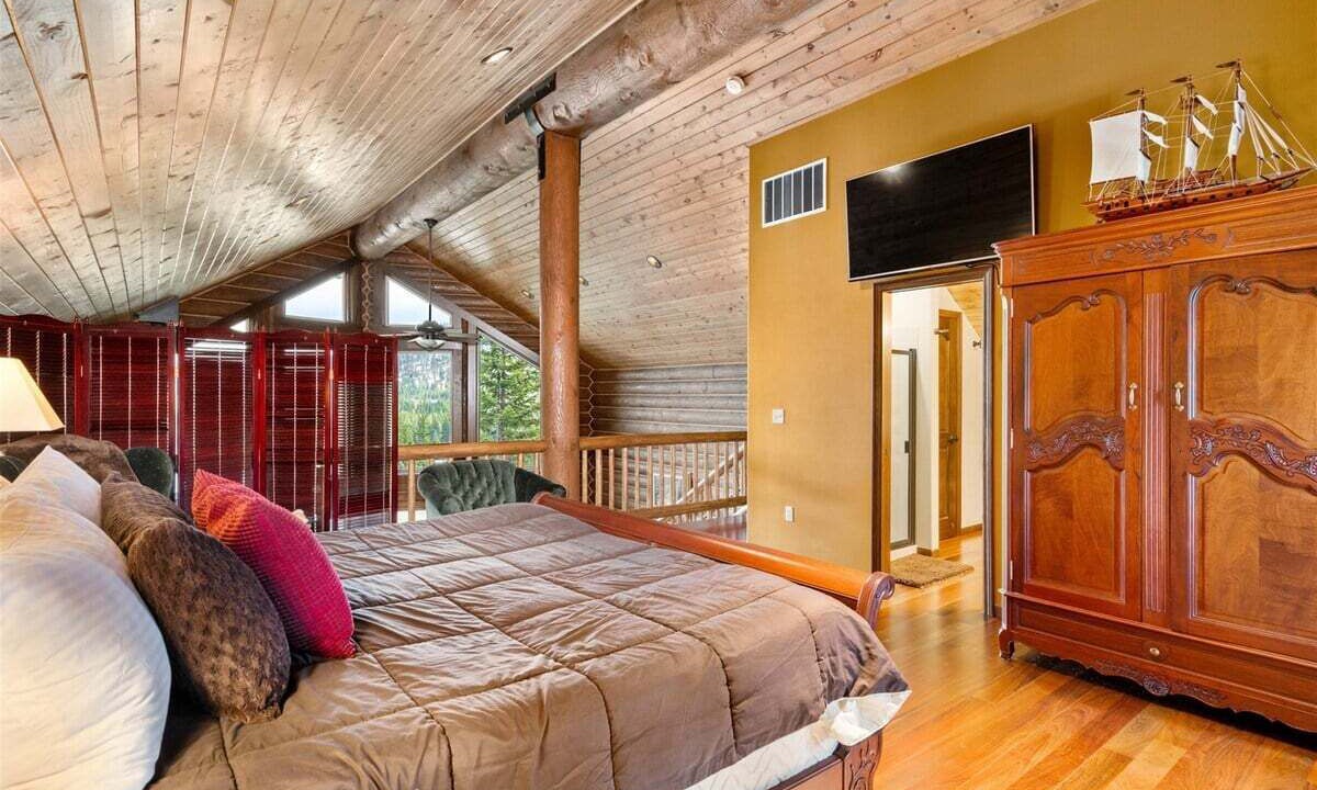 Photo of Bedroom in Leavenworth