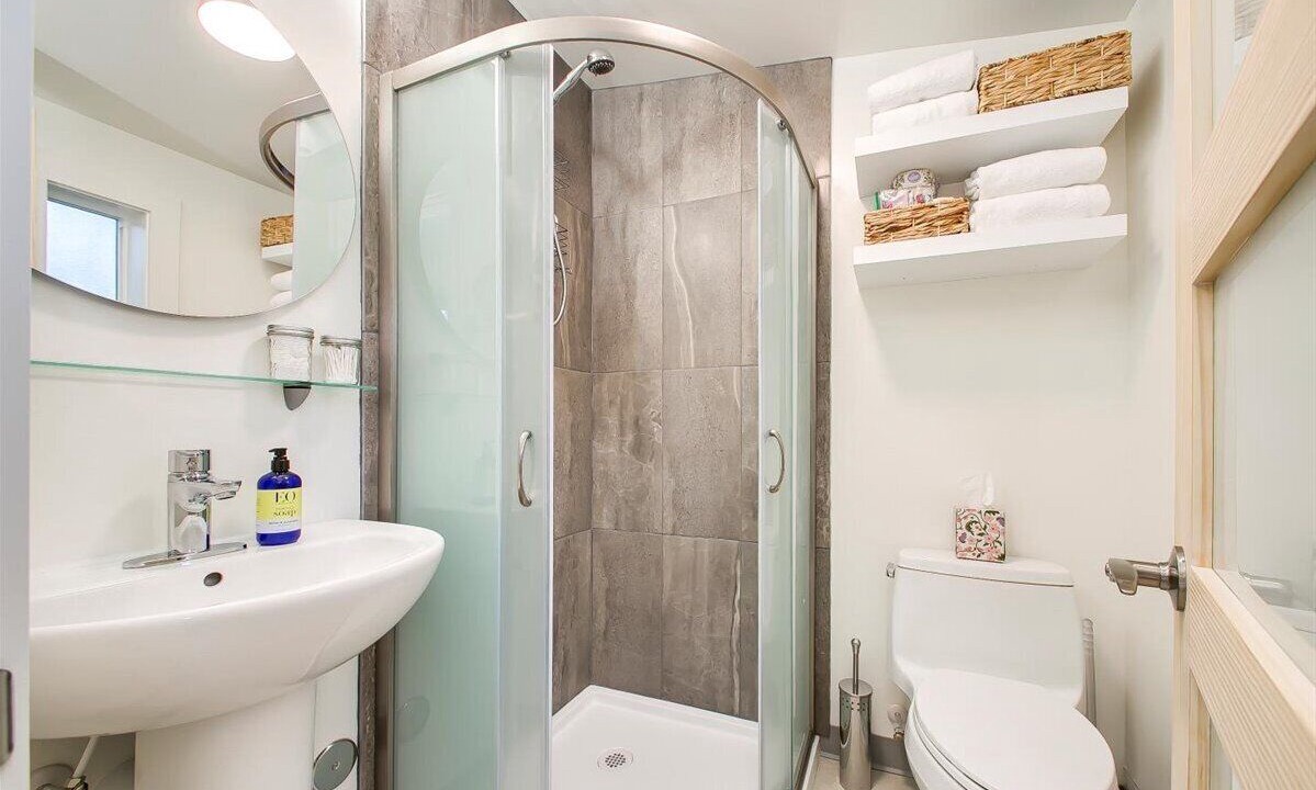 Photo of Bathroom in Sunset