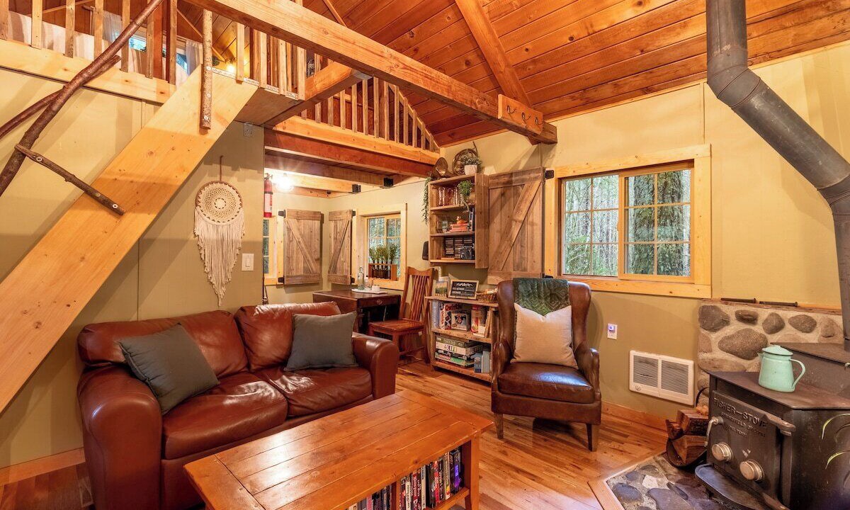 Photo of Livingroom in Ashford