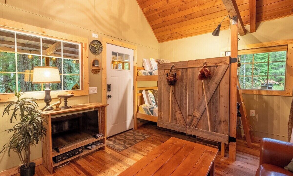 Photo of Livingroom in Ashford