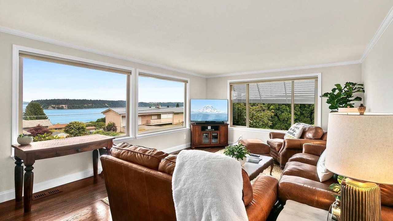 Photo of Livingroom in Gig Harbor