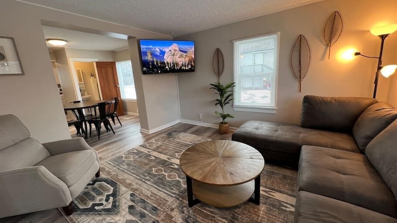Photo of Livingroom in West Central