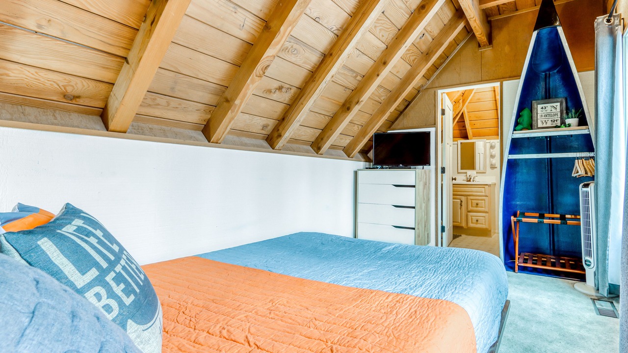Photo of Bedroom in Sunriver