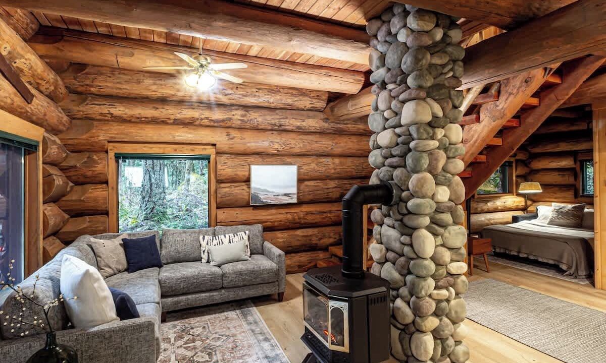 Photo of Livingroom in Glacier