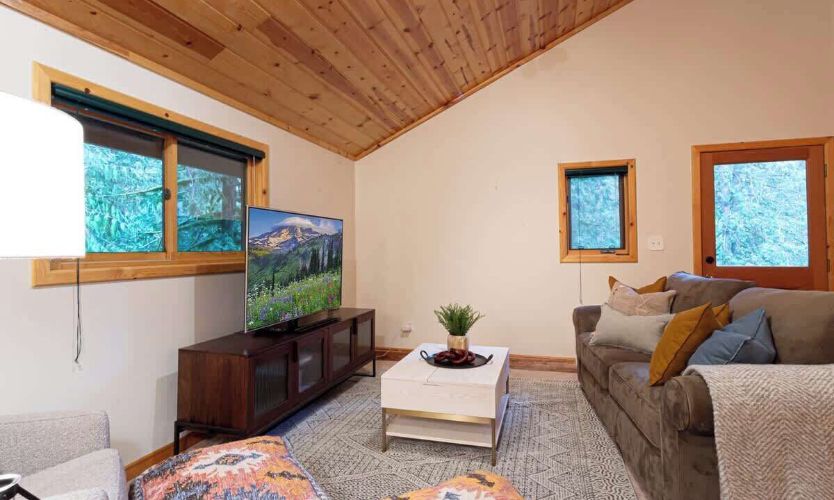 Photo of Bedroom in Glacier
