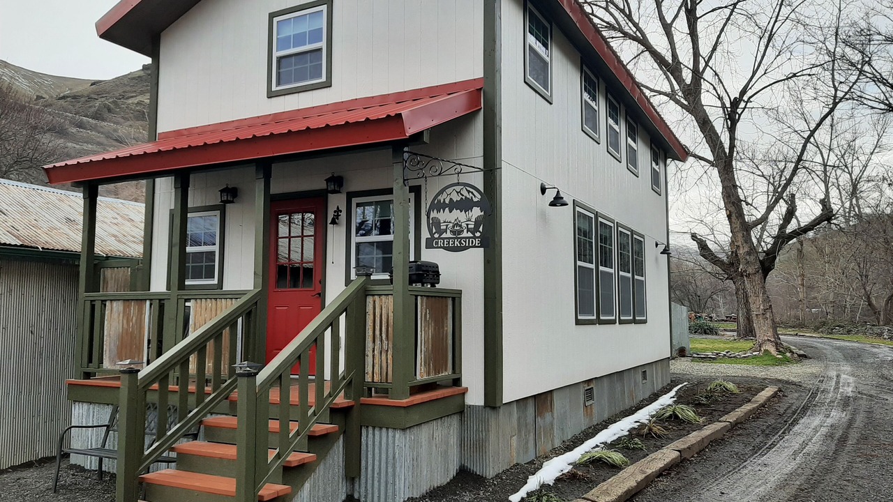 Photo of Outdoor in White Bird
